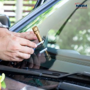 Auto glass crack repair in Aurora