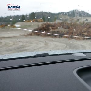 auto glass crack repair